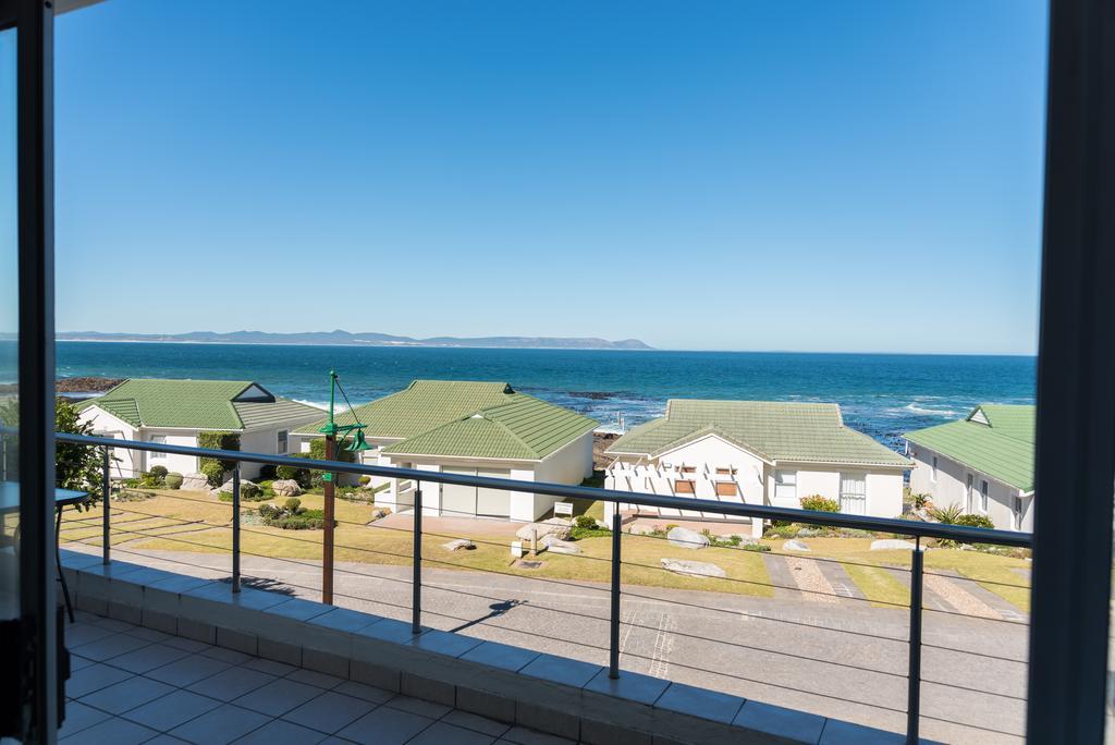 Whale View Self Catering Apartment Херманус Екстериор снимка